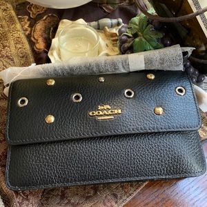 Authentic COACH 1941 Pebbled leather Grommet flap top zip wallet/wristlet/Crosby